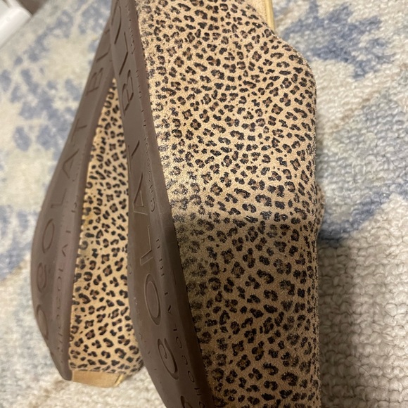 Chocolat Blu wedges size 7.5 animal print 🦒 - Picture 3 of 7
